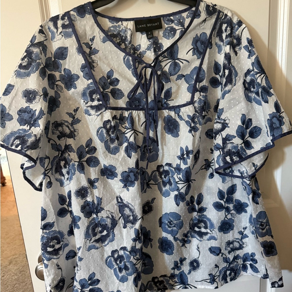 Lane Bryant Blue Tie Front Blouse with Bib Collar size 18 💯 cotton